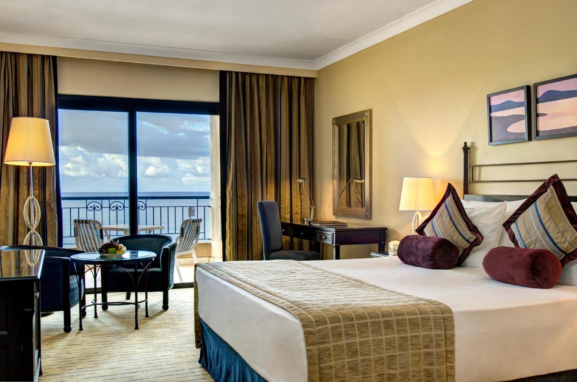 Corinthia St George'S Bay Hotel Saint Julian's Room photo